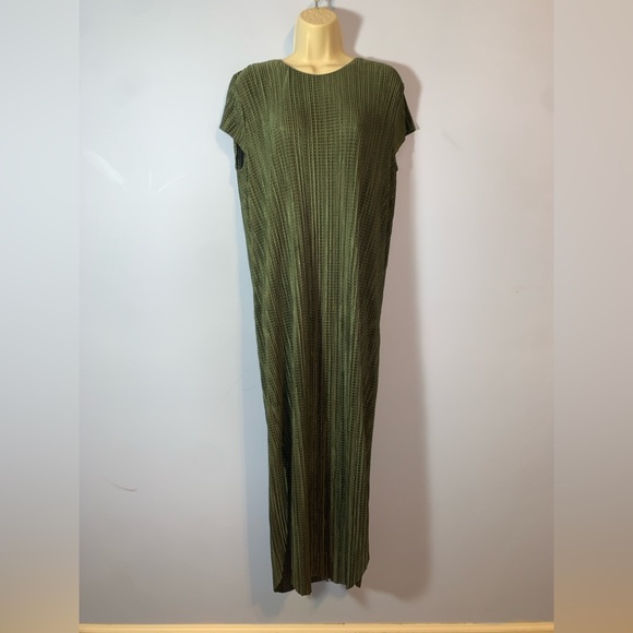 Sabina Musayev green blossom crinkle pleated Midi Dress side slits short sleeve - Picture 2 of 5